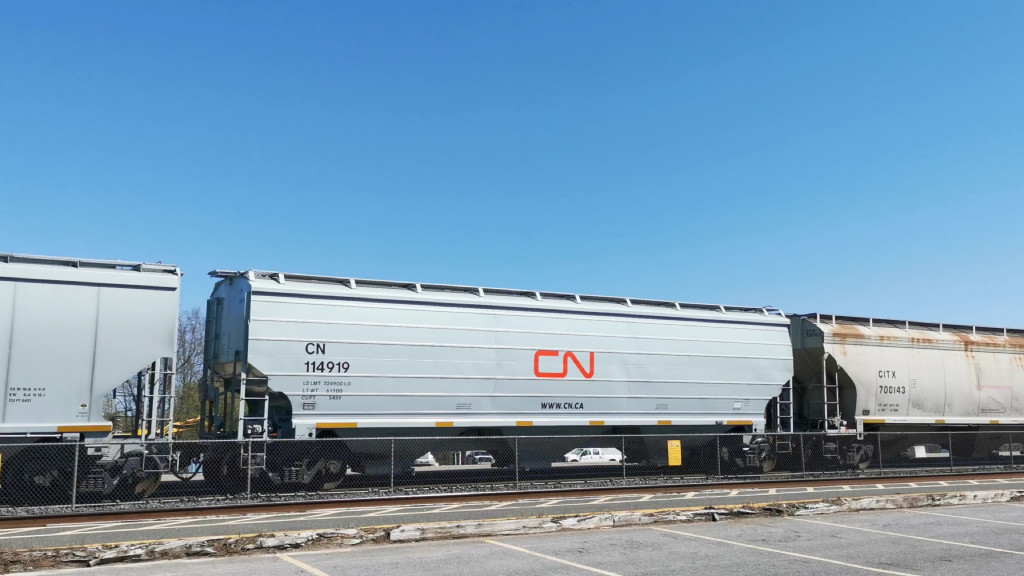 CN 114919